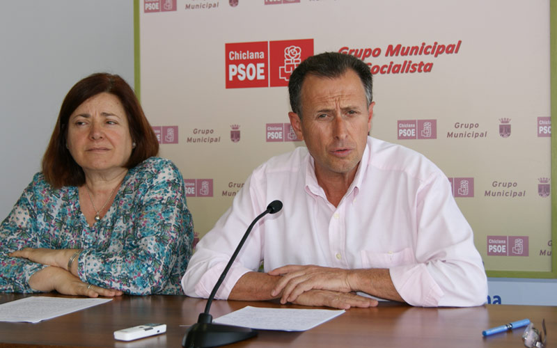 Román (PSOE): “Chiclana está peor, con más paro, más desigualdad, menos futuro y esperanza”