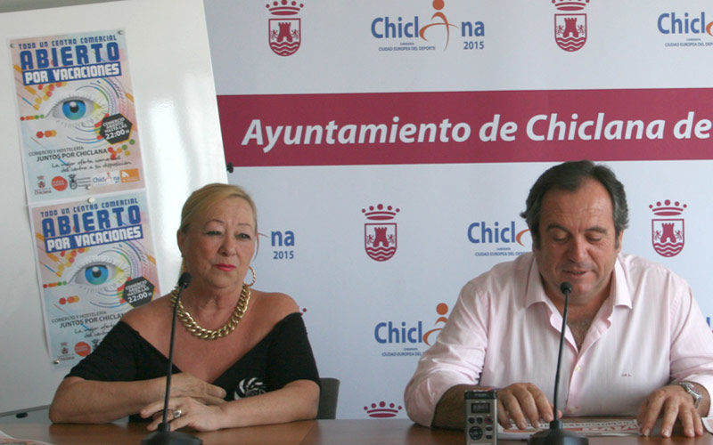 Los comercios del centro de Chiclana apuestan por adaptarse a las tardes del verano y cerrarán más tarde