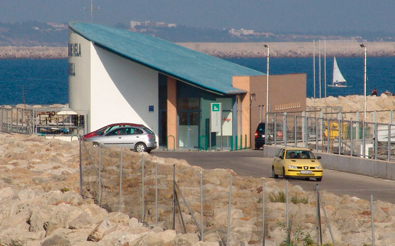 La APPA estudiará la viabilidad de un nuevo acceso para la Escuela Municipal de Vela planteado por el Consistorio roteño