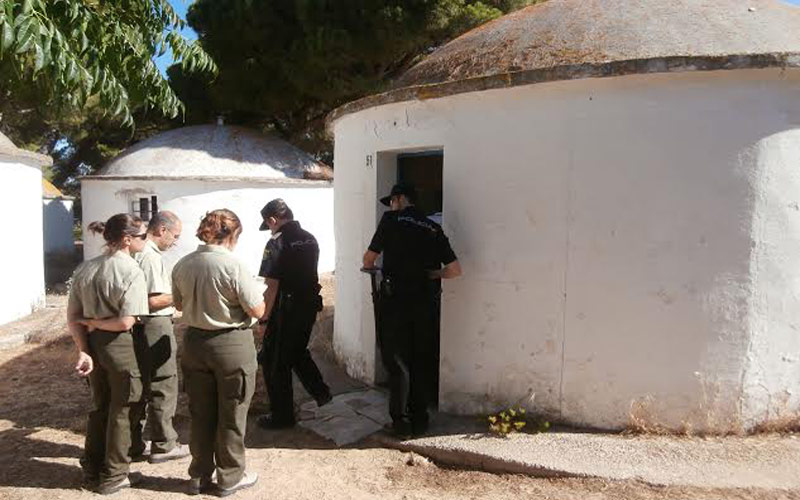 La Junta ordena el cierre y desalojo de las instalaciones del ‘abandonado’ y ‘okupado’ complejo La Forestal de Rota