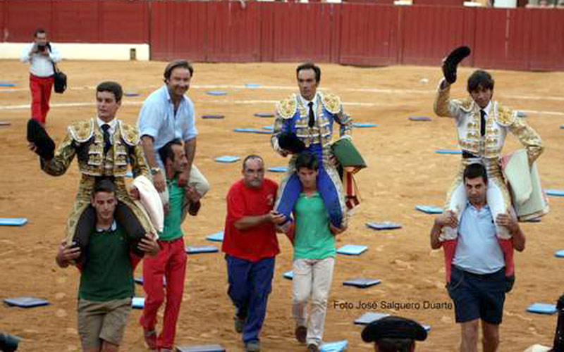 Curro Díaz, ‘El Cid’ y David Galván salen a hombros en Marbella