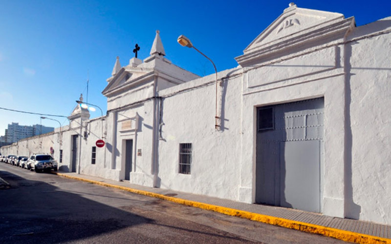 Instan al Ayuntamiento de Cádiz a identificar a las víctimas del franquismo antes de clausurar el cementerio de San José