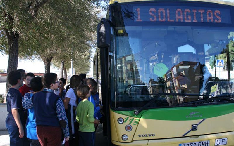 Proponen que el Ayuntamiento chiclanero “subvencione” los desplazamientos en autobús urbano a los parados y a sus hijos