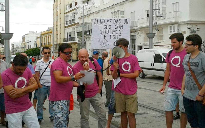 Denegado el informe de exclusión social a la familia que okupa una vivienda de Esisa en la calle San Nicolás