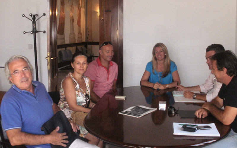 Vecinos de El Carril también se interesan por el proceso de regularización de sus viviendas ilegales a partir de la ordenanza