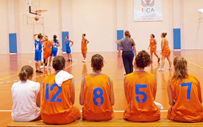 Nuevas actividades, ampliación de horarios en instalaciones propias y 60 convenios: la apuesta de la UCA “por el deporte”