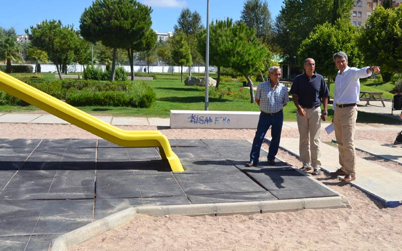El Consistorio invertirá 57.000 euros en obras de mejora en el Parque del Barrero, incluyendo la reforma de las zonas de juegos