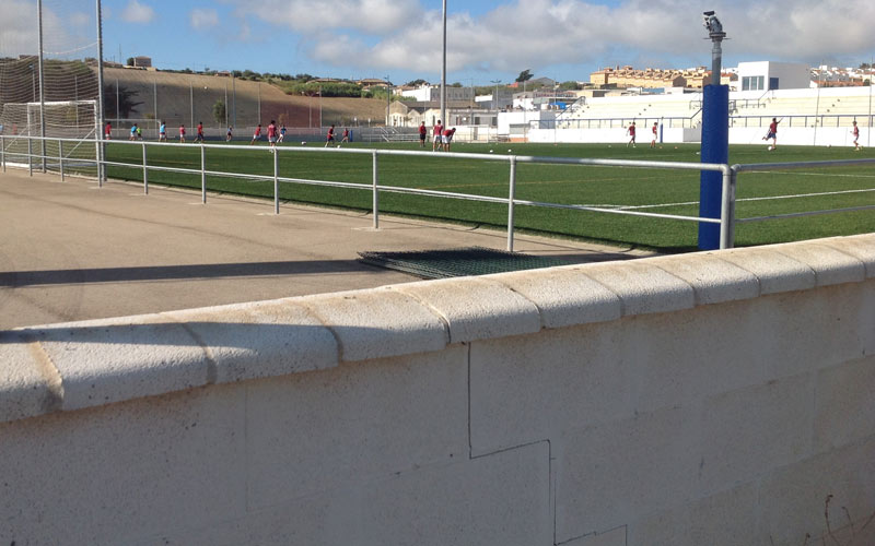 Un muro perimetral de más de dos metros rodeará el Campo de Fútbol de Huerta Mata