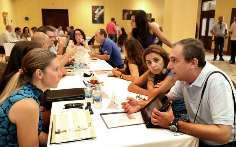 Cerca de un centenar de empresarios roteños ofrecen sus productos y servicios directamente a la Base Naval