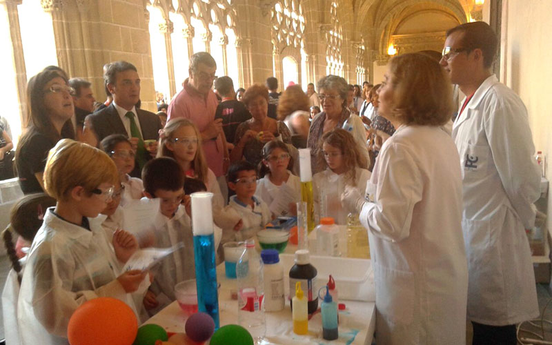 Las actividades de la ‘Noche Europea de los Investigadores’ promovidas por la UCA en Jerez atraen a más de 600 personas