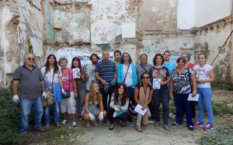 Ocupación simbólica contra la infravivienda en Cádiz, como nuevo toque de atención a la falta de respuesta de Junta y Ayuntamiento