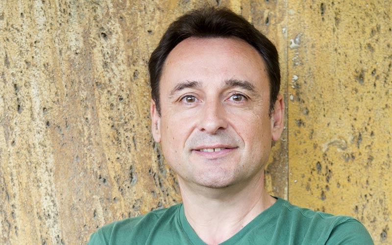 “Los cuentos nunca se terminan, nunca los vemos acabados; la única opción para poder pasar al siguiente reto es abandonarlos”