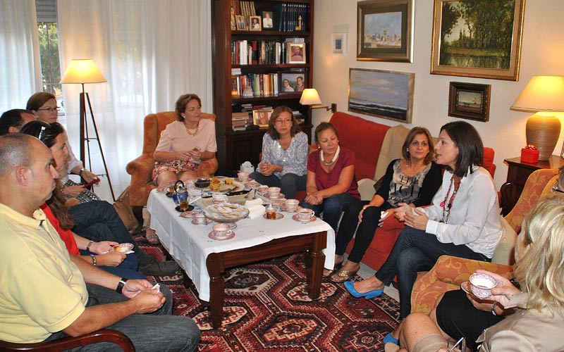 La flamante candidata socialista inicia ya su campaña invitando a los isleños a aportar ideas al programa electoral, su “wiki-ciudad”