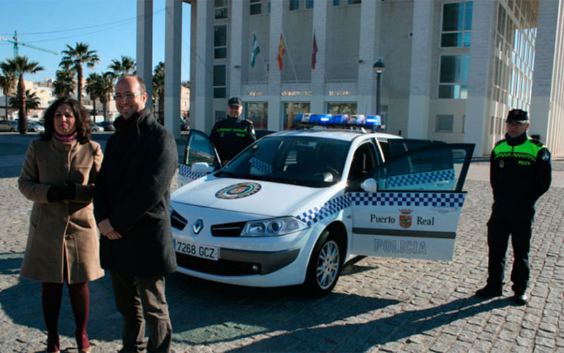 UPLBA alerta de que la Policía Local cuenta hoy día con un único patrullero para todo Puerto Real y Ayuso se queja de esa denuncia