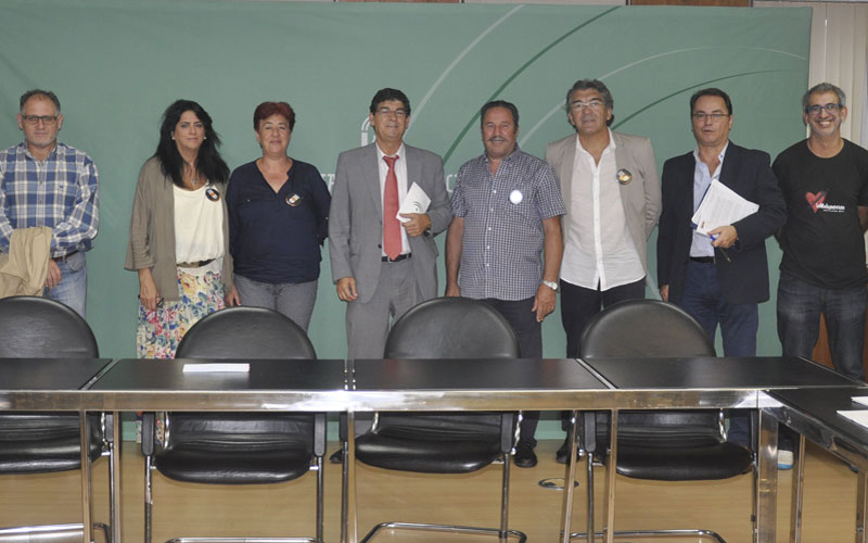 Valderas se solidariza con los trabajadores afectados por el ERE del Ayuntamiento de Jerez y analizará la política de personal del PP