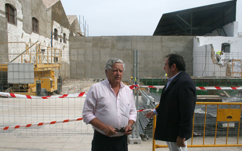 La rehabilitación de la nave bodeguera que albergará el Museo del Vino y la Sal acabará en días