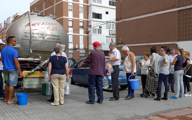 Todo indicaba que el agua volvería al fin a Loreto tras días de análisis negativos... y se detectan bacterias en el sector 3