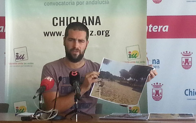 Ante las criticas sobre el abandono de parques y jardines, el alcalde ve más efectivo “eliminarlos y acabar con el problema”
