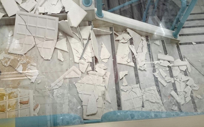 Cae parte del techo de la Jefatura provincial de Tráfico