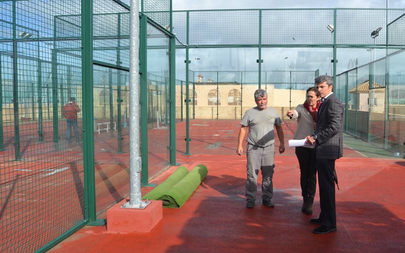 Mejoras en las pistas de pádel de Bahía Sur