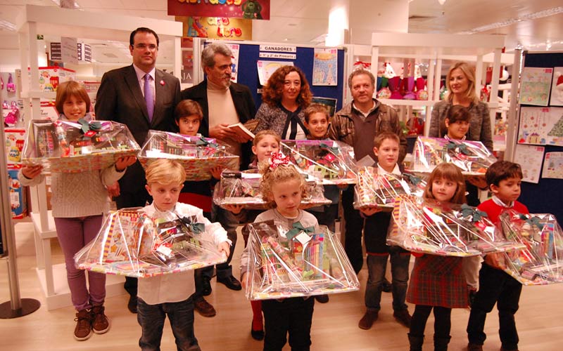 El Corte Inglés invita un año más a niños gaditanos e isleños a “dibujar y pintar la navidad”