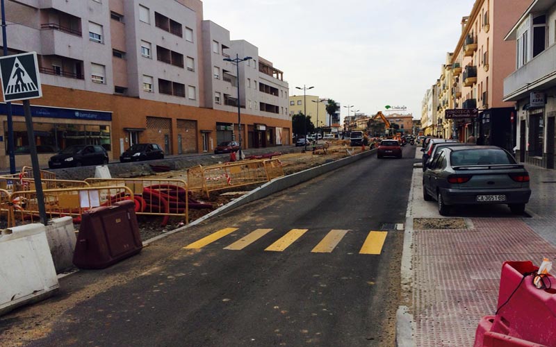 El avance de la obra del tranvía permite regularizar en la Alameda de Solano el tráfico rodado y el tránsito peatonal
