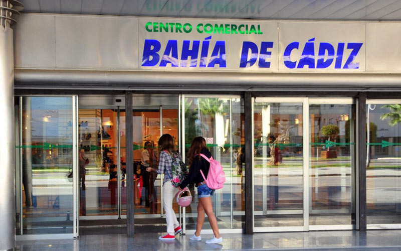El Corte Inglés de Cádiz se ‘viste’ de navidad desde este viernes con magia y música