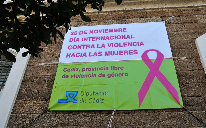 La provincia de Cádiz se suma a la condena internacional de la violencia machista durante el 25-N