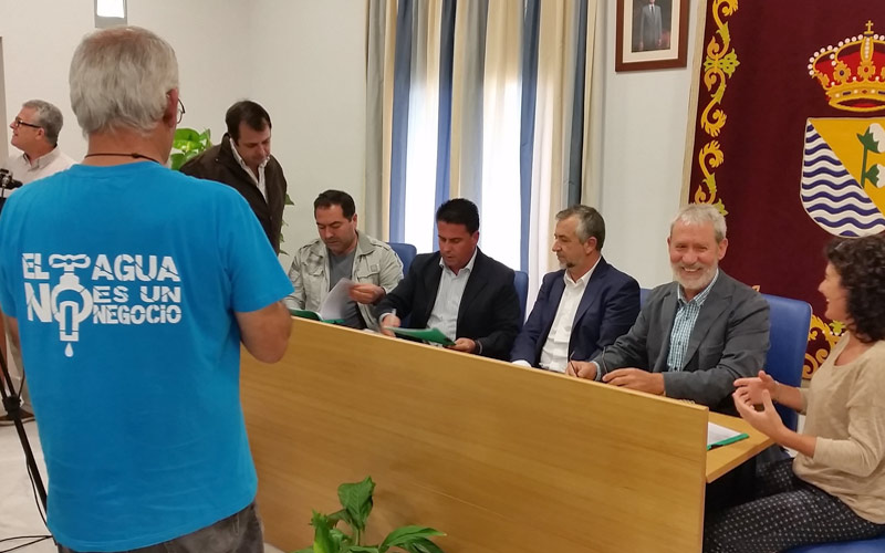 El Ayuntamiento dice que “sigue trabajando” para el traspaso del agua a tres de sus pedanías “cumpliendo los trámites legales”