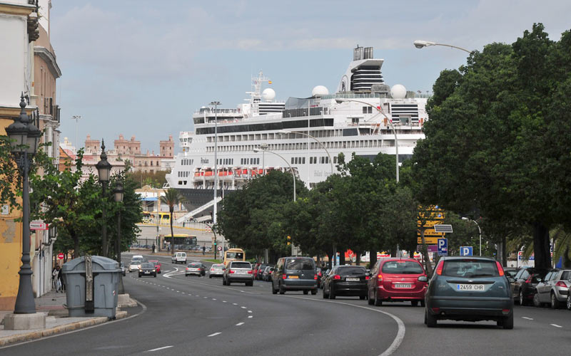 El Puerto de Cádiz espera batir su propia marca de escalas de cruceros en 2015; cierra este 2014 con cifra record de cruceristas