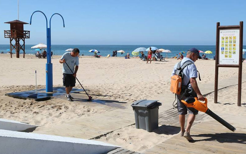 El Ayuntamiento de Rota abrirá ya en enero la bolsa de empleo para las contrataciones de la temporada de playas