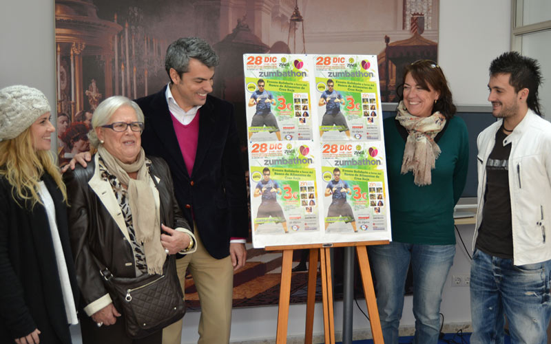 Zumba solidaria, en el pabellón del parque