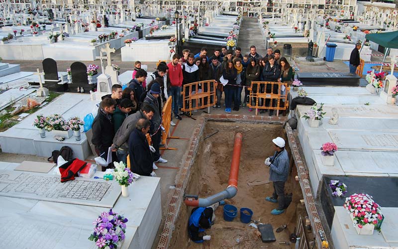 Recuperados 37 cuerpos en la primera fase de la exhumación de la fosa común del cementerio de Puerto Real; quedarían hasta 160