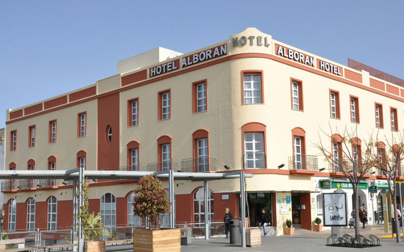 El cierre invernal de los hoteles Meliá, Vincci, Alborán y Fuentemar evidencia para el PSOE “el fracaso de la política turística de Marín”