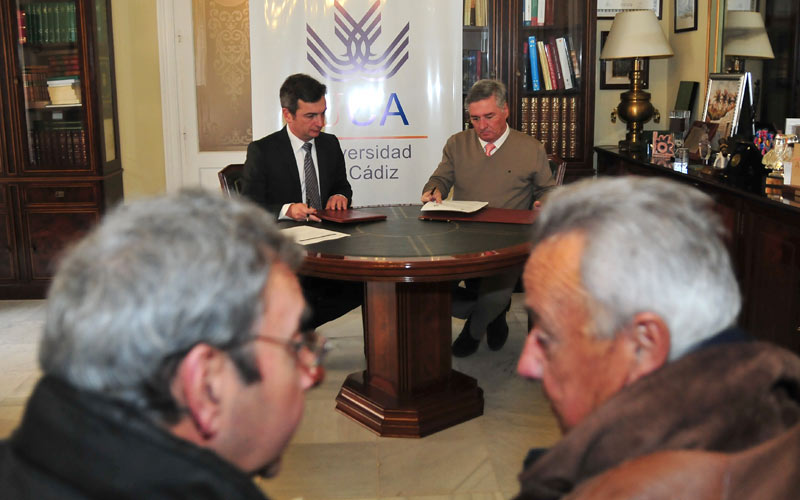 El Aula de Cultura del Carnaval y la UCA apuestan por fomentar actividades de reflexión, investigación y promoción de la fiesta