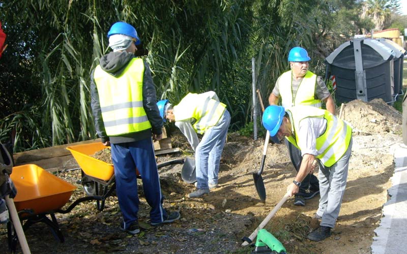El programa de ayuda a la contratación de la Junta permitirá a 146 chiclaneros en riesgo de exclusión trabajar para el Ayuntamiento