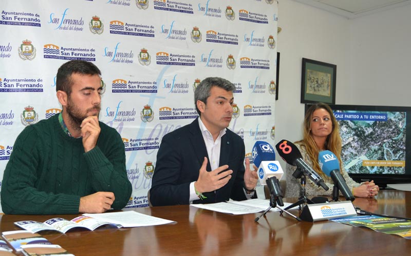 Una guía de rutas y senderos invita a los isleños a hacer deporte y adquirir hábitos saludables “mientras disfrutan de su ciudad”