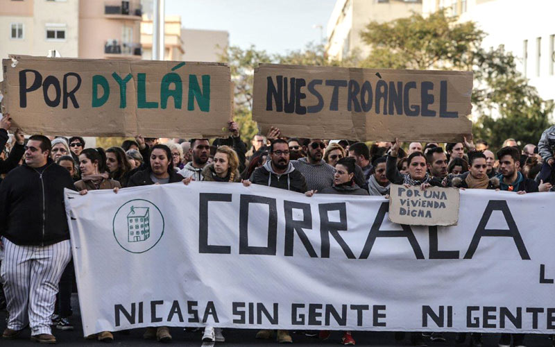 Muere el bebé de una de las familias de la Corrala de la Bahía