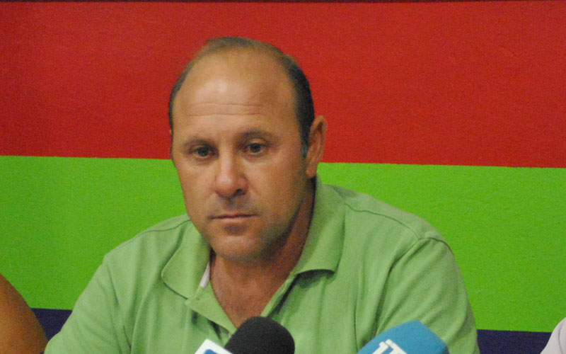 Alías (IU) propone asegurar un suministro mínimo de agua a todos los isleños que no puedan pagar si llega a ser alcalde