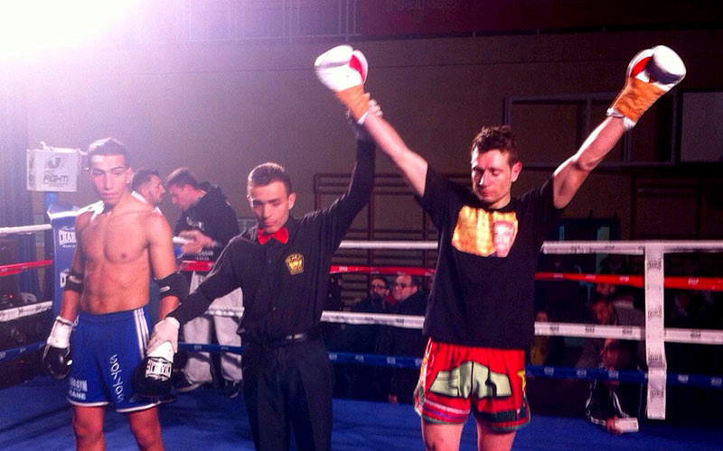 El chiclanero Román Marcial, campeón de Europa de Muay Thai