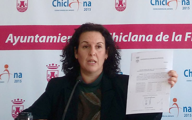 Más de un millar de chiclaneros “han constatado ya la bajada del IBI” en la oficina habilitada en el Ayuntamiento, según Hita
