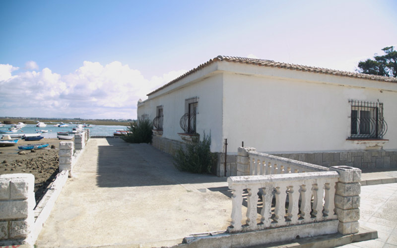 A concurso la explotación turística de la casa del farero del poblado de Sancti Petri