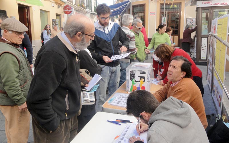 Cerca de 450 vecinos deciden los primeros puestos de la lista electoral de Ganemos El Puerto, que ahora necesita 1.500 firmas