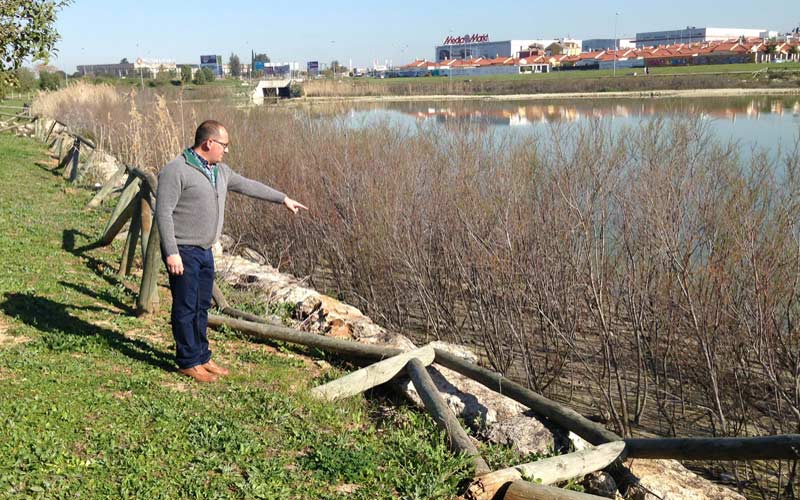 Foro Ciudadano pregunta por la recuperación de la laguna de Torrox que “nunca llega”, y el PP se queja de la ‘herencia recibida’