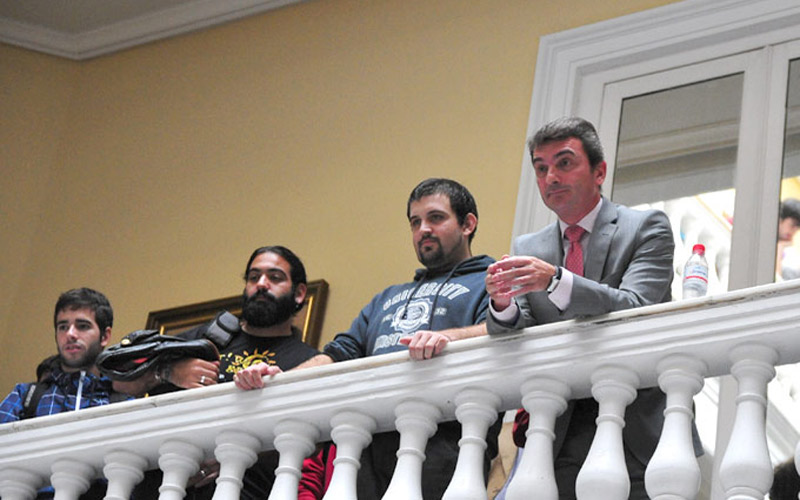González Mazo, el único aspirante, es reelegido rector de la UCA con el 62% de los votos de ni el 10% de los llamados a las urnas
