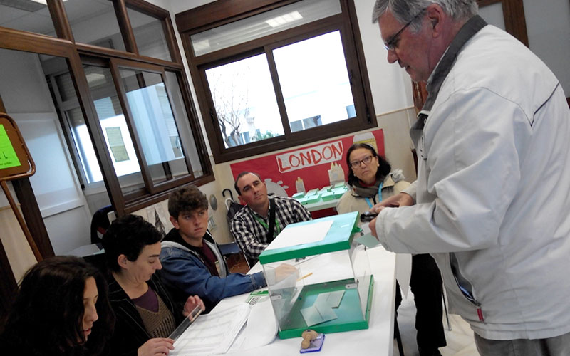 La Bahía ya está votando ‘pensando’ en Andalucía
