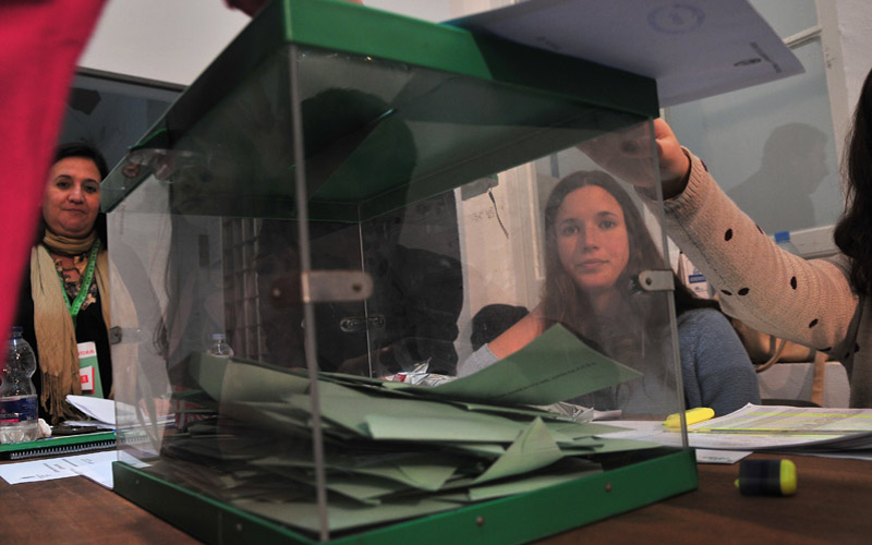 Más del 60% de los electores de la Bahía pasa por las urnas; la participación crece más de siete puntos con respecto a 2012