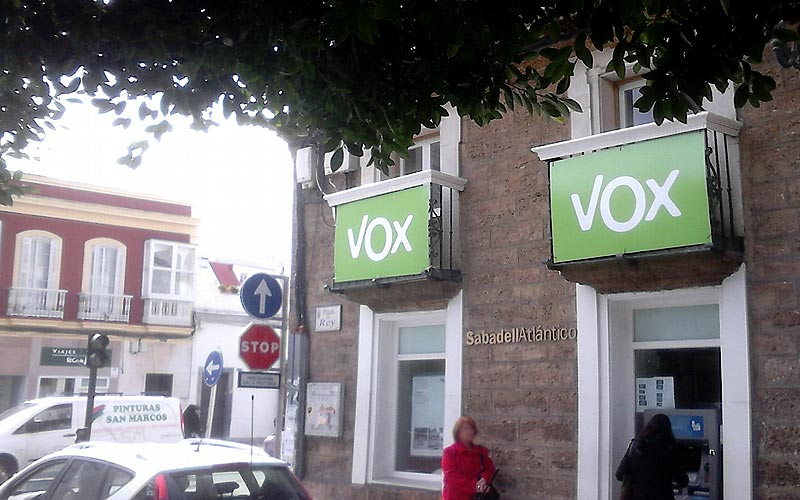 Vox abre su primera sede gaditana en La Isla