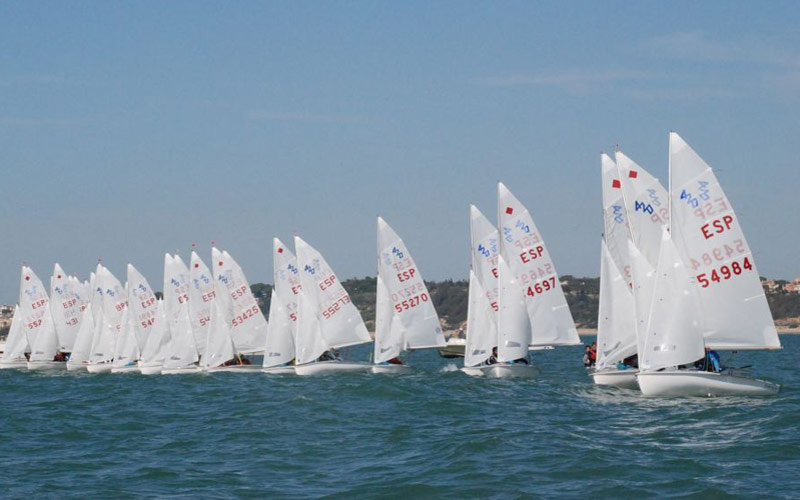 Nueva cita de máximo nivel en aguas de la bahía: el Campeonato de España de la clase 420 reúne a cerca de un centenar de barcos