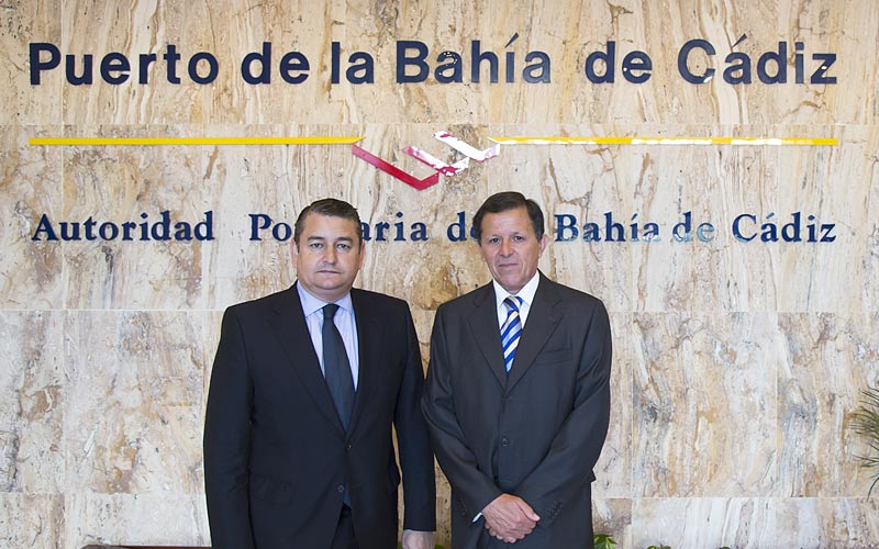 Sanz traslada personalmente a la APBC el “apoyo” del Gobierno de Rajoy al proyecto de la nueva terminal de contenedores de Cádiz